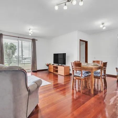 Cozy Seaside Near And Airport