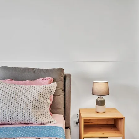 Cozy Seaside Near And Airport Caniço