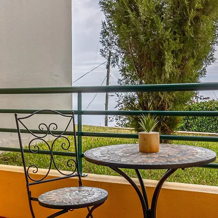 Cozy Seaside Near And Airport 아파트 카니코