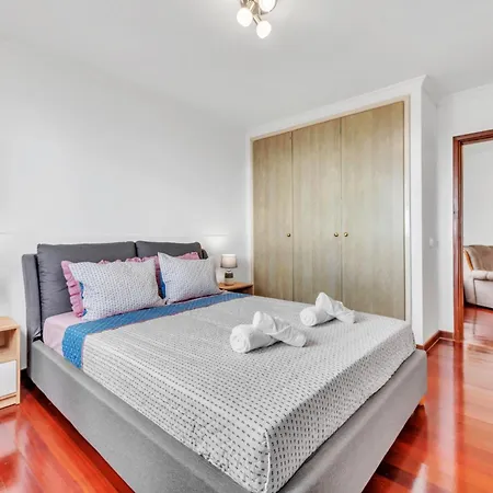 Cozy Seaside Near And Airport 아파트 카니코