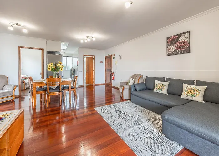 Cozy Seaside Near And Airport * Caniço