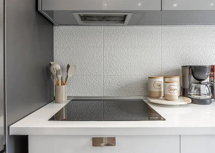 Cozy Seaside Near And Airport