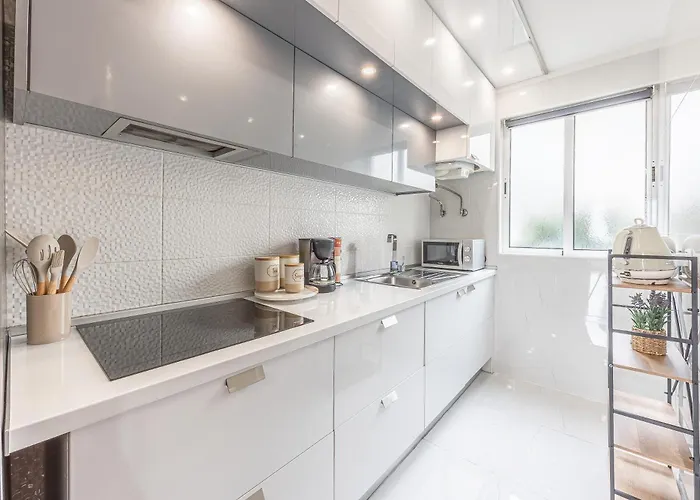 Cozy Seaside Near And Airport 公寓