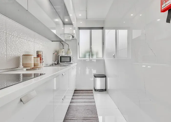 Cozy Seaside Near And Airport Daire Caniço