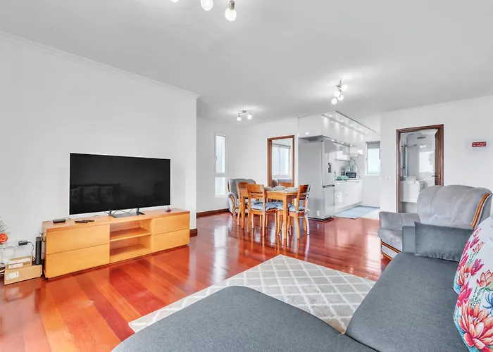 Daire Cozy Seaside Near And Airport